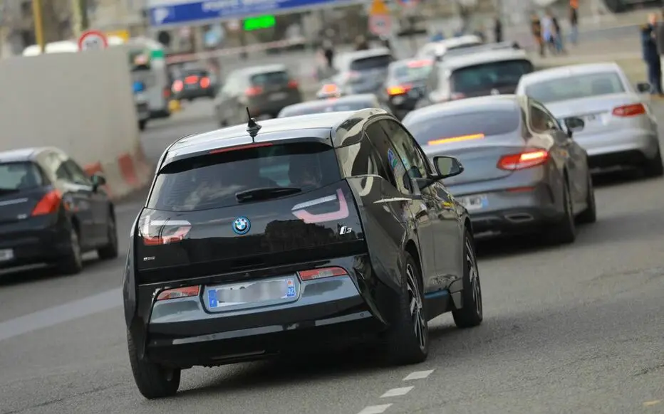 La place de la voiture en ville dans la perspective des municipales &#8211; Regards croisés entre les Français et les maires